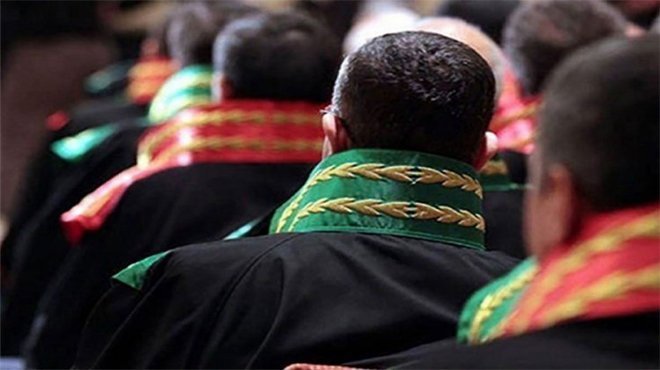 18 ilin başsavcısı değişti