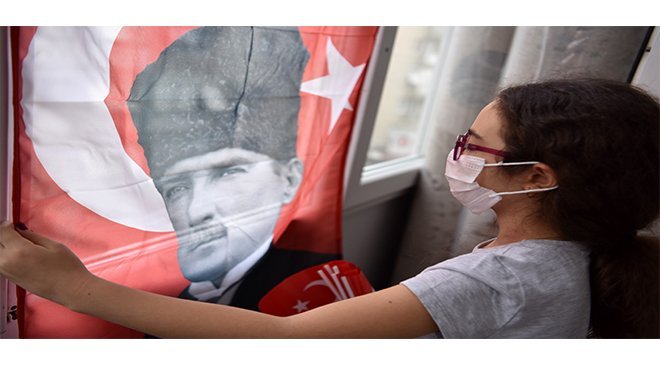 19.20’de balkonlara