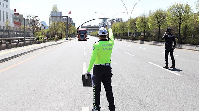 30 büyükşehir ve Zonguldak'a tüm giriş çıkışlara yönelik kısıtlamalar 15 gün daha uzatıldı