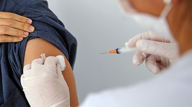 60 yaş üzeri vatandaşlar ve eşleri için Covid-19 aşılaması başladı