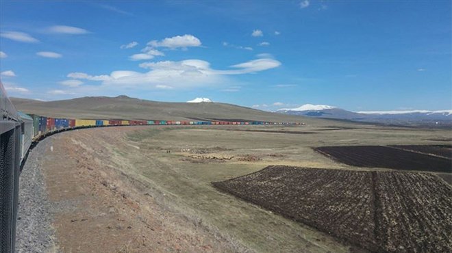 940 metrelik ihracat treni Orta Asya’ya doğru yola çıktı