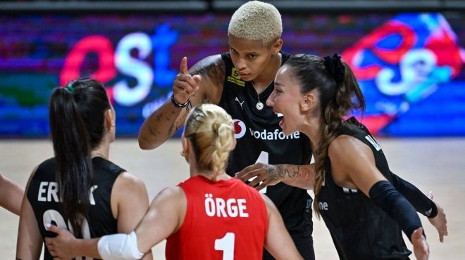 A Milli Kadın Voleybol Takımı, yarın liderlik için Kanada maçına çıkacak