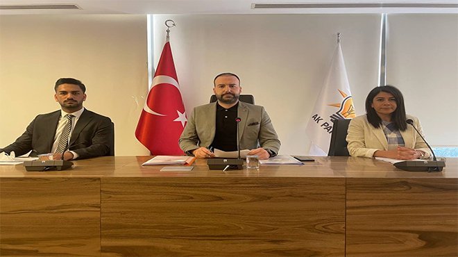 AK Parti İzmir'den, 27 Mayıs'ın yıl dönümünde basın açıklaması