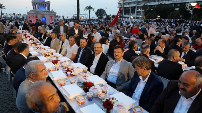 Konak Meydanı’nda ‘Gönül Sofrası’ coşkusu