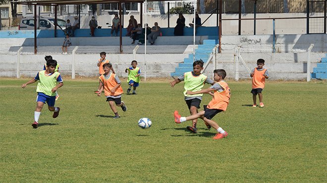 Aliağa Belediyesi Spor Okulları’nın yaz dönemi kursları kapanış maçlarıyla son buldu