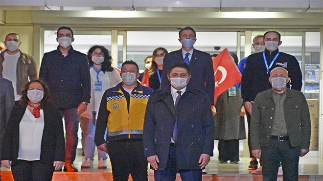 ALİAĞALILAR TÜM TÜRKİYE İLE AYNI ANDA İSTİKLAL MARŞINI OKUDU