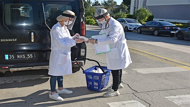 aliagasemtpazari.com’UN LİDERİ PATATES VE ÇİLEK OLDU