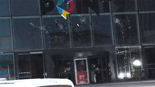 Alışveriş merkezine pompalı tüfekle saldırı