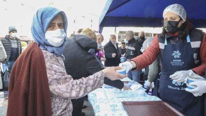 Aydın Büyükşehir Belediyesi’nden Berat Kandili’nde helva hayrı