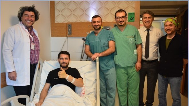 Bacak kemiği kalçasına nakledildi
