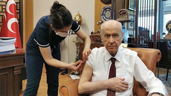 Bahçeli, koronavirüs aşısı yaptırdı