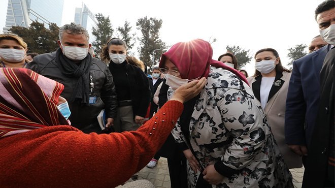 Bakan Selçuk, İzmir'de konteyner kenti ziyaret etti