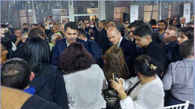 Bakanlar İzmirli depremzedelerle iftarda buluştu