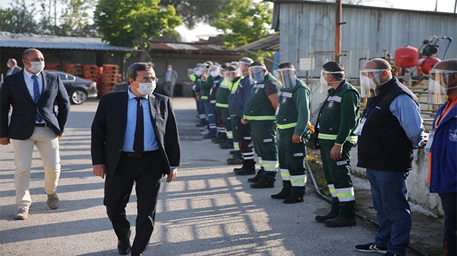 Başkan Batur 1 Mayıs’ı belediye işçileriyle birlikte kutladı