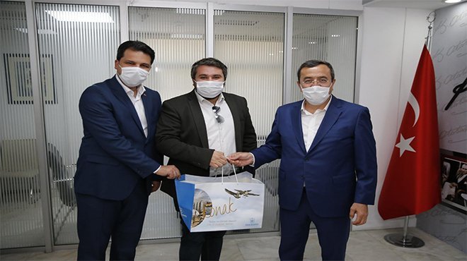 Başkan Batur’dan gençlere teşekkür