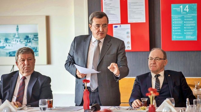 BAŞKAN BATUR’DAN İZGEP TOPLANTISINDA KENTSEL DÖNÜŞÜM VURGUSU