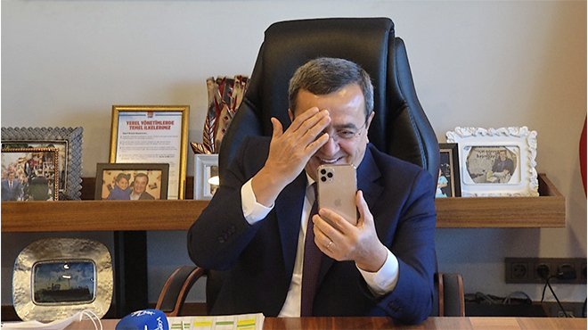 Başkan Batur’dan öğretmenine pandemiye özel kutlama
