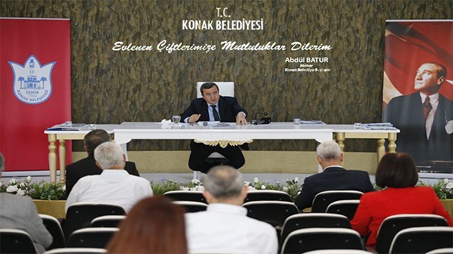 Başkan Batur müdürlerine yeni dönem startını verdi