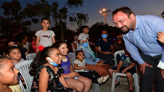 Başkan Gümrükçü Sinema Akşamlarında Vatandaşlarla Buluştu