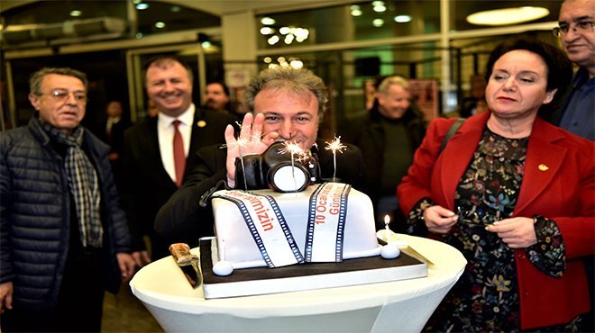 Başkan İduğ,  gazetecileri fotoğrafladı 