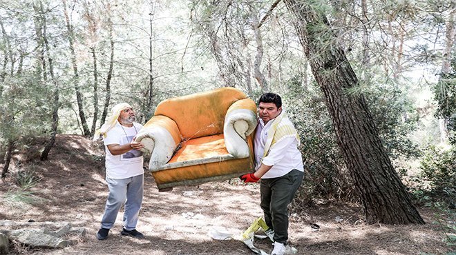 Başkan Kılıç, ormanlık alanda çöp topladı