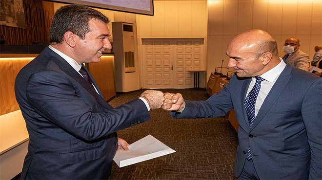 Başkan Koştu Bergama’nın büyükşehirden beklentilerini Başkan Soyer’e iletti