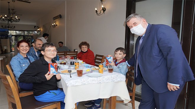 Başkan Oran'dan vatandaşlara Ay Yıldızlı Türk Bayrağı 