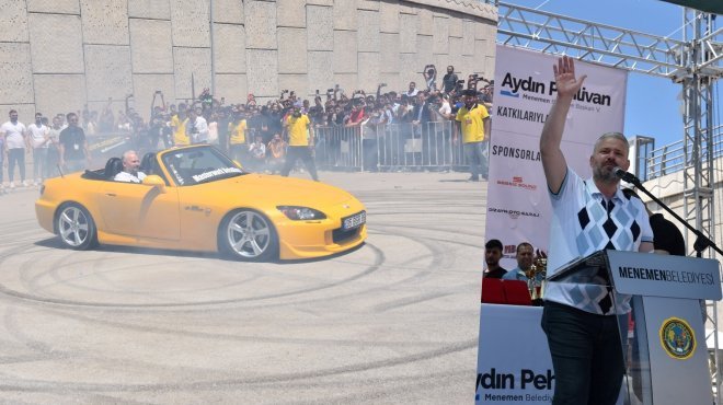 Başkan Pehlivan, gençlerle drift attı
