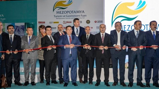 Başkan Soyer 1. Mezopotamya Turizm ve Gastronomi Fuarı'na katıldı