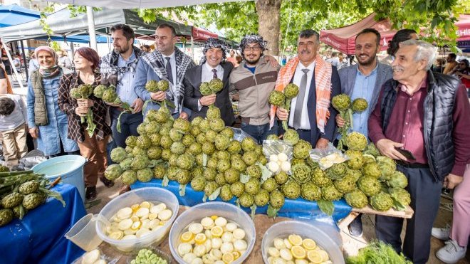 Başkan Soyer de Urla enginar şöleninde...