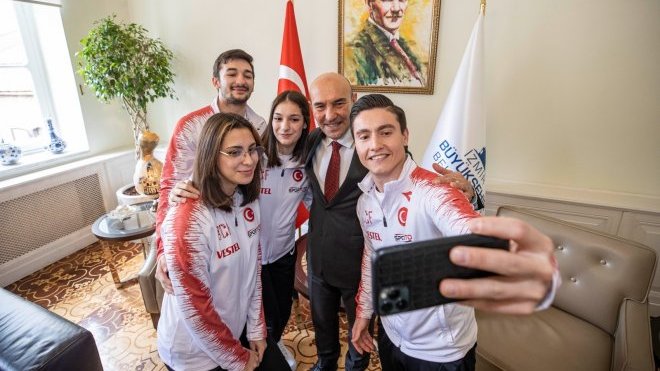 Başkan Soyer, şampiyonları ağırladı