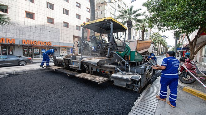 Başkan Soyer, Talatpaşa Bulvarı’ndaki asfalt çalışmalarını inceledi