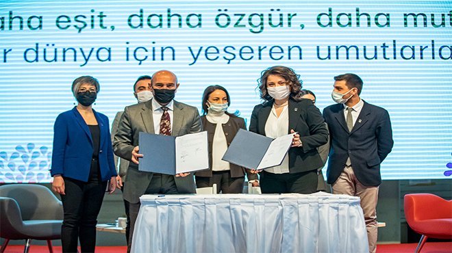 Başkan Soyer Yerelde Kadın Politikaları Çalıştayı'nda konuştu