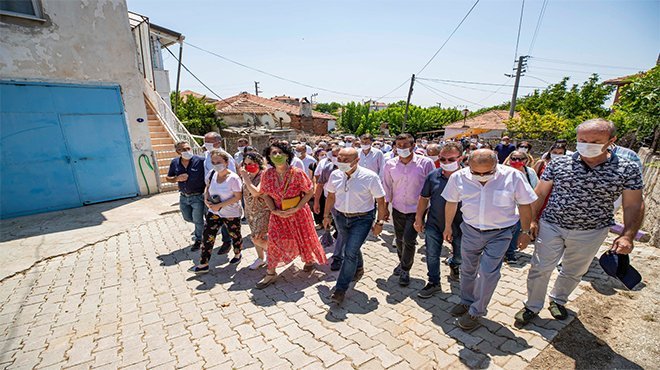 Başkan Tunç Soyer Seferihisar’daki ilk lavanta hasadına katıldı