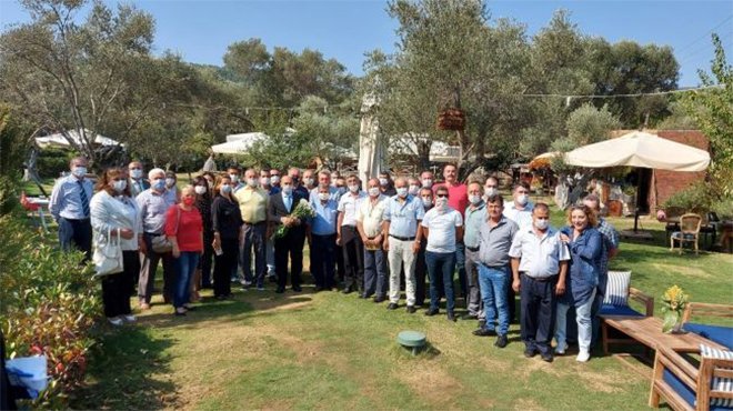 Başkan Tunç Soyer Urlalı muhtarlar ile buluştu