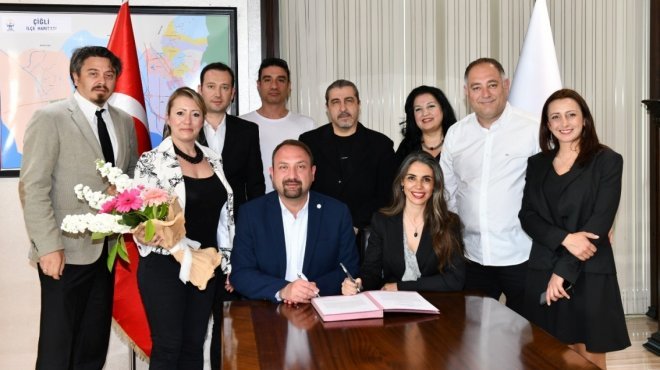 Başkan Utku Gümrükçü de İzmir Aşkına Platformu'nda