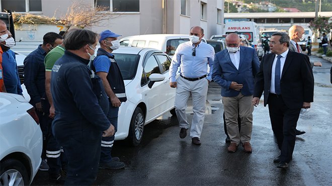 Batur, belediye çalışanları ile bayramlaştı
