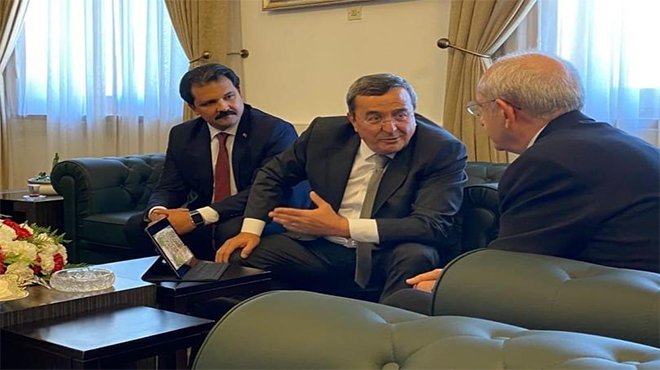 Batur’dan Konak’ın açılışlarına davet