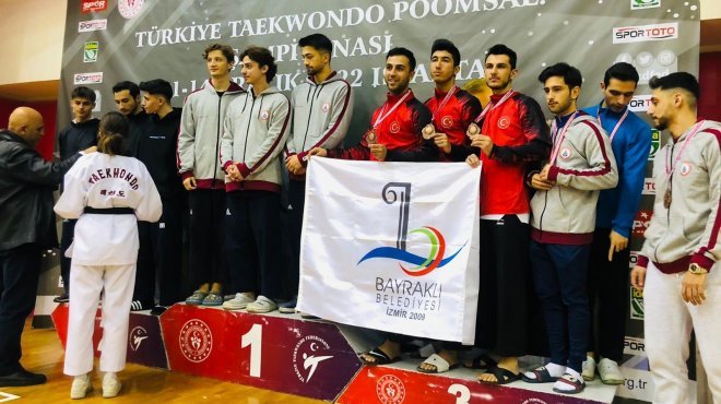 BAYRAKLI BELEDİYESİ SPORCULARINDAN TEKVANDODA TÜRKİYE DERECESİ