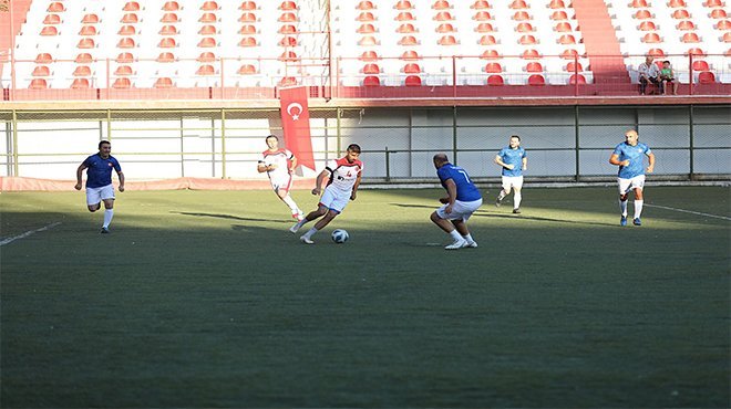 BAYRAKLI'DA BAŞKANLIK FUTBOL TURNUVASI HEYECANI