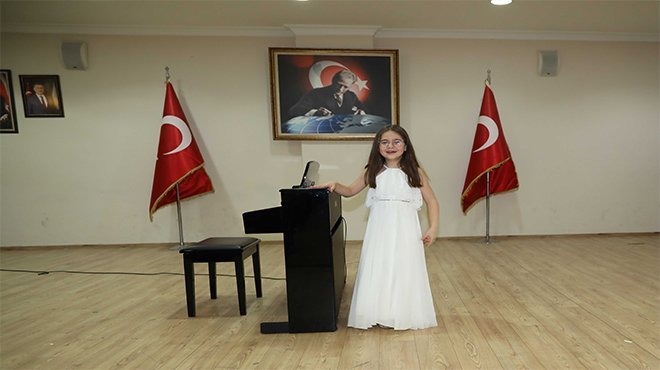 Bayraklı'da piyano resitali