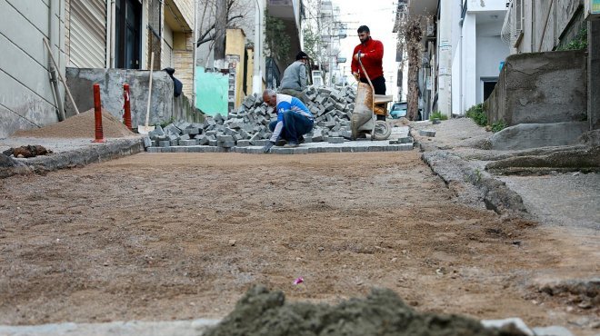 Bayraklı’da yol yenileme seferberliği