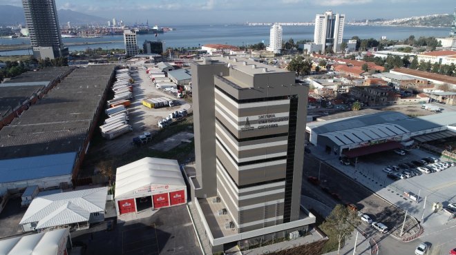 Bayraklı’nın otopark sorunu çözülüyor