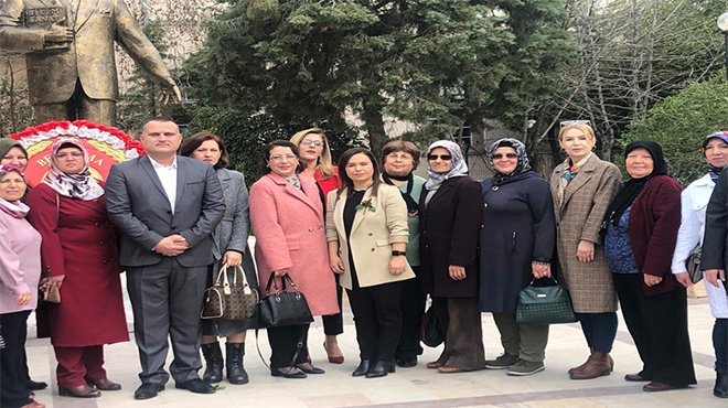 Bergama’da 8 Mart Kadınlar Günü Coşkusu