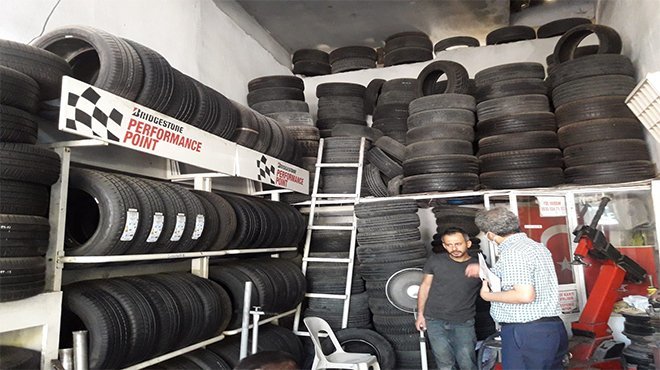 Bergama’da lastikçiler denetlendi