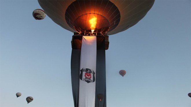 Beşiktaş’ın şampiyonluğunu gökyüzünde kutladılar