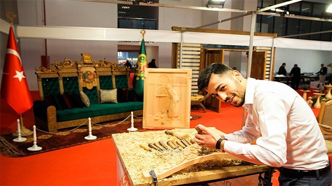 BEYAZ SARAY'IN MOBİLYACISI MODEKO’DA İLGİ ODAĞI