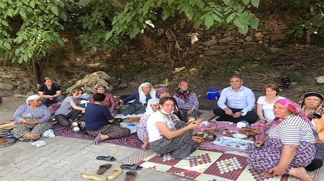 Beydağ Belediyesi Karakılçık Buğdayından Ekmek Yapıyor