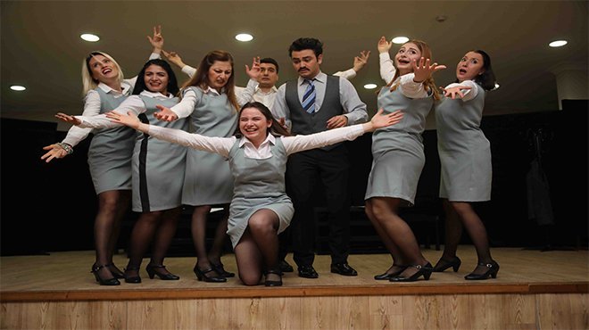 Bir Gidiş Hikayesi Bayraklı'da sahnelendi
