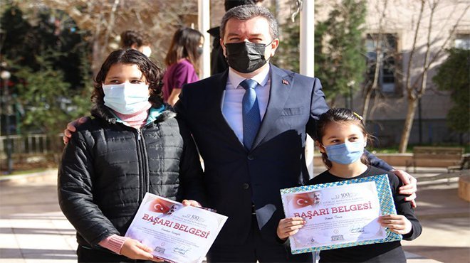 Bizim ki İstiklâl Marşı, başka yazılamaz gari